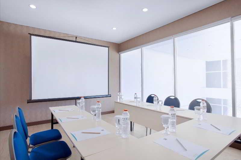 Ibis Budget Bandung Asia Afrika Exterior foto