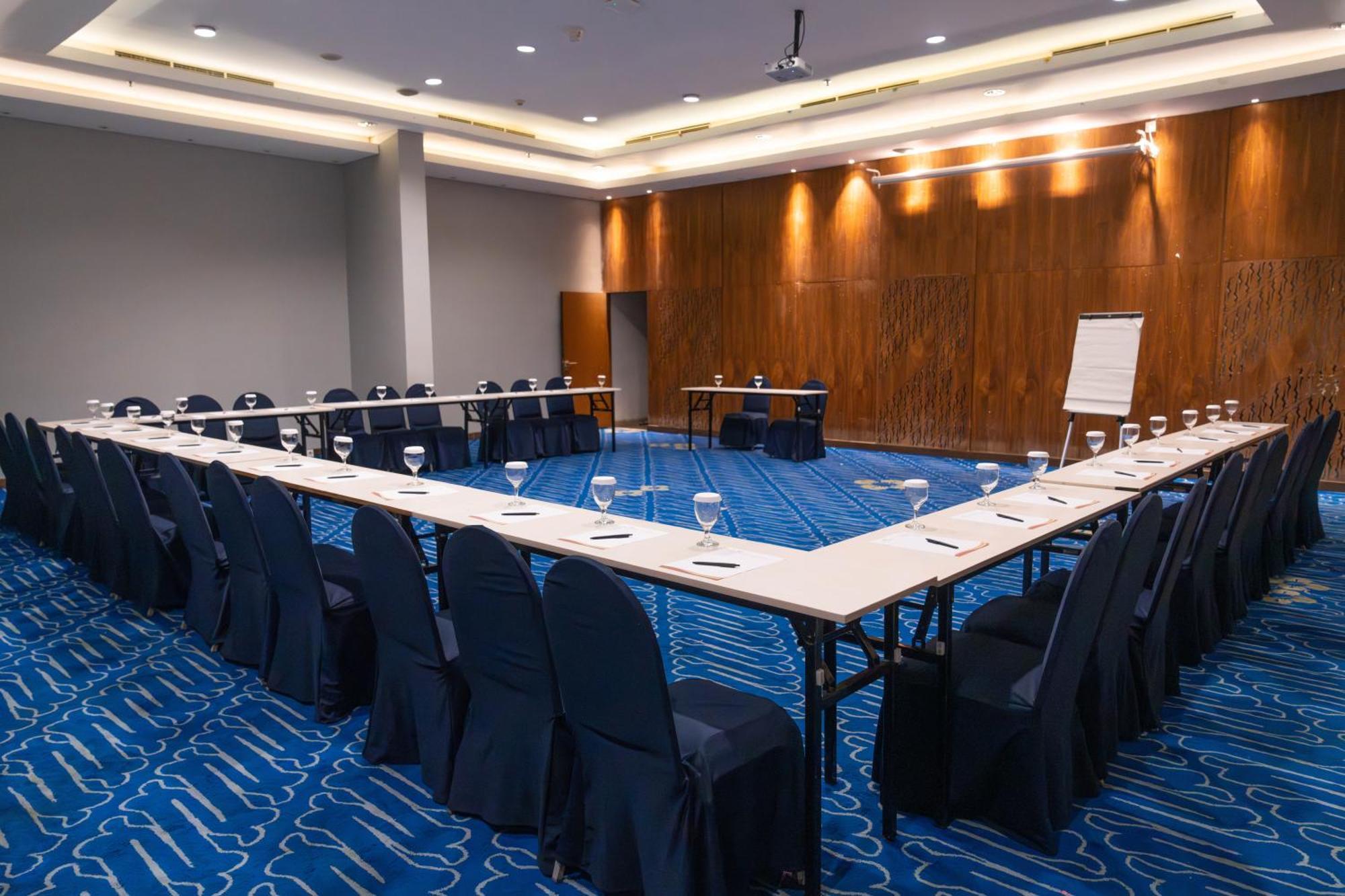 Ibis Budget Bandung Asia Afrika Exterior foto