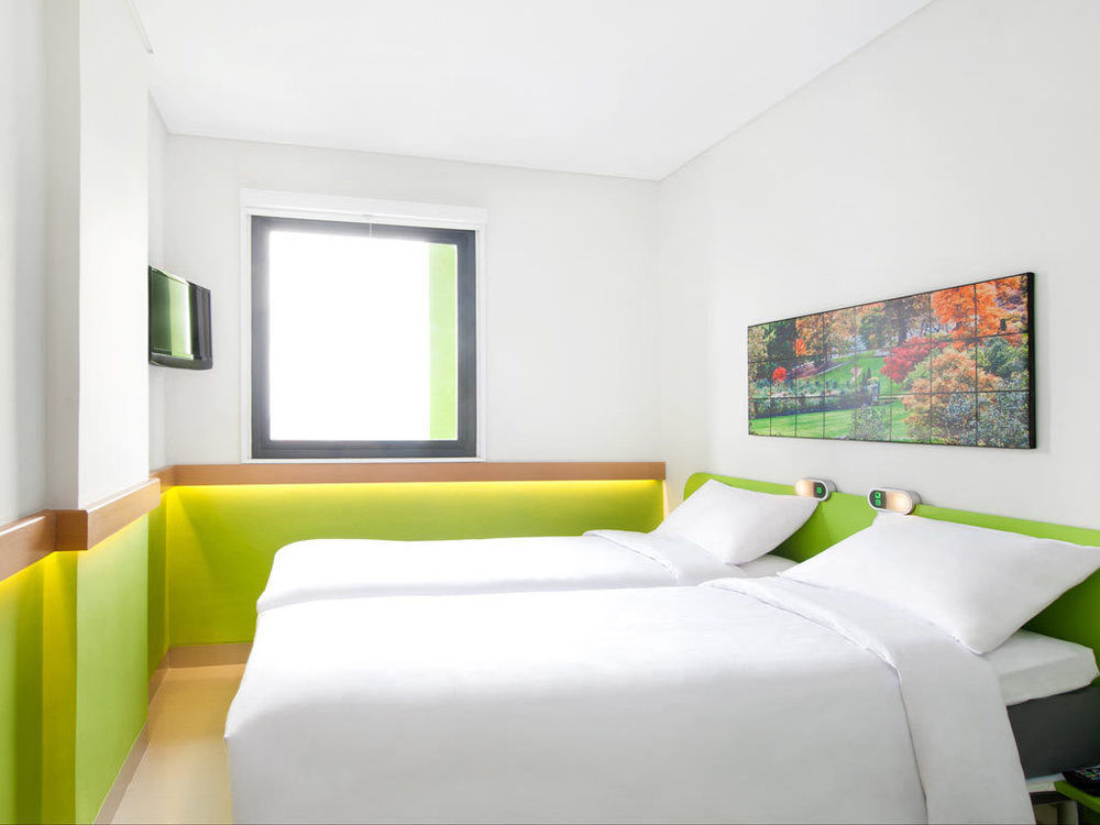 Ibis Budget Bandung Asia Afrika Exterior foto