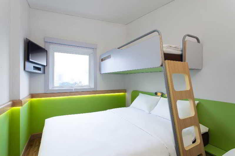 Ibis Budget Bandung Asia Afrika Exterior foto